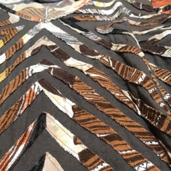 TakeTwo • Textured 3/4 Sleeve Top - Picture 3 of 5